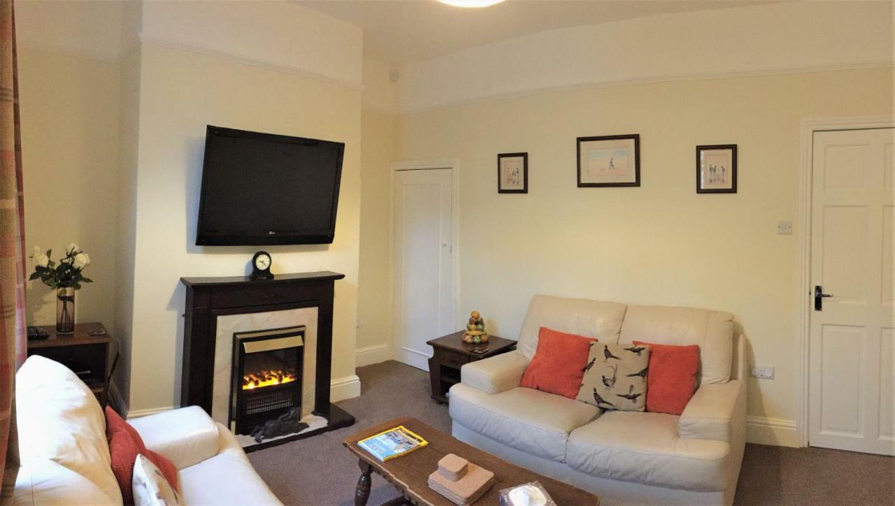 Browns Holiday Cottage Filey Exterior foto